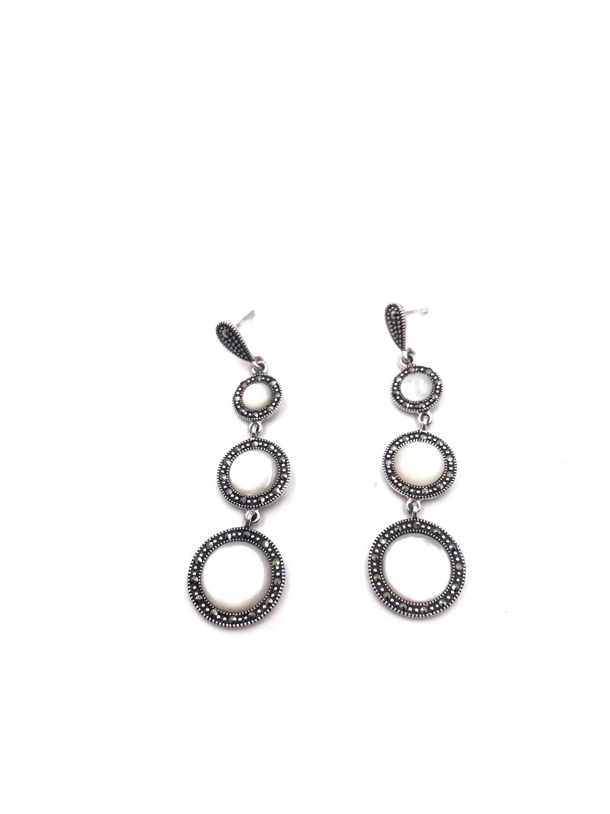 Pendientes largos Elegant de plata de ley Moon