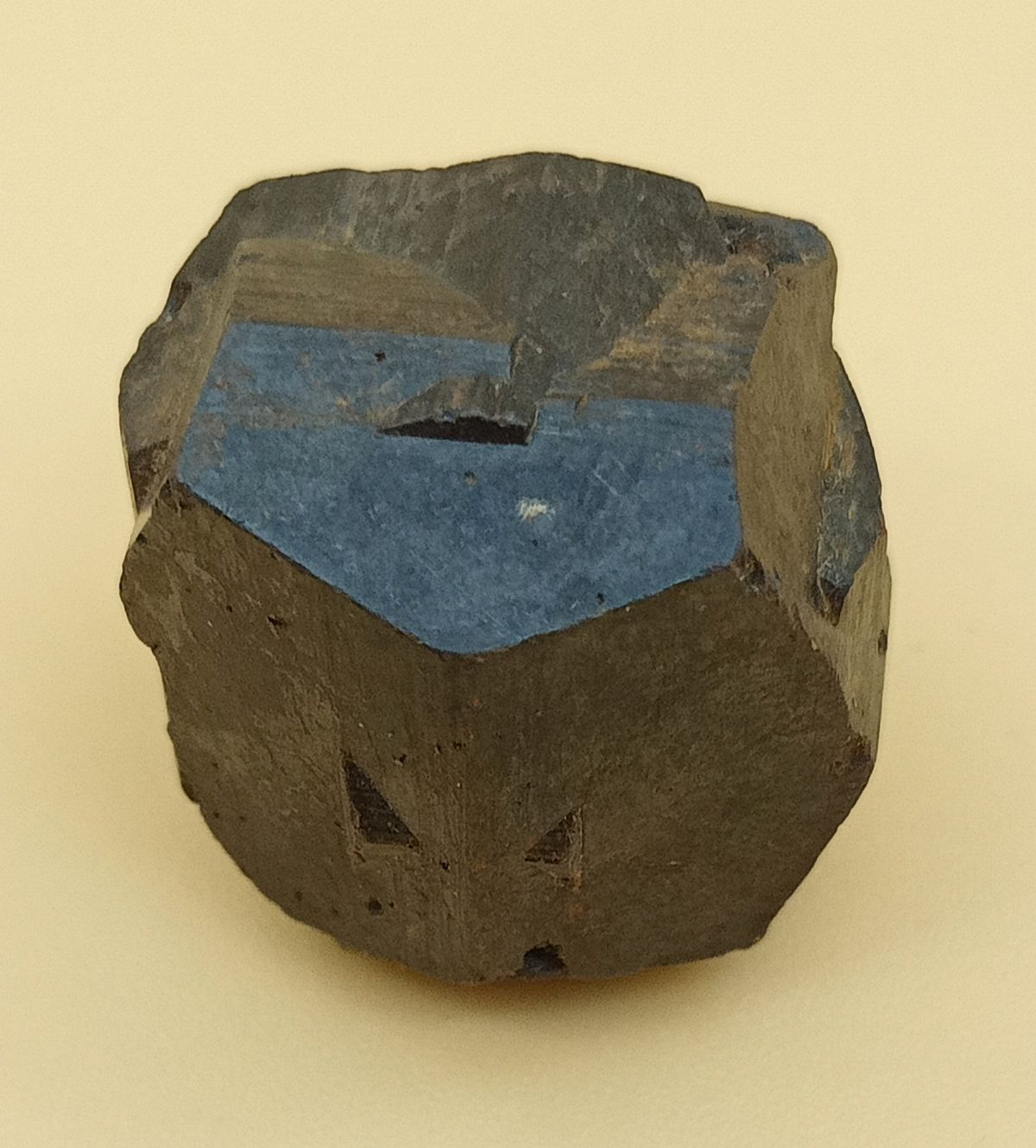 Pirita cristales maclados en "cruz de hierro"