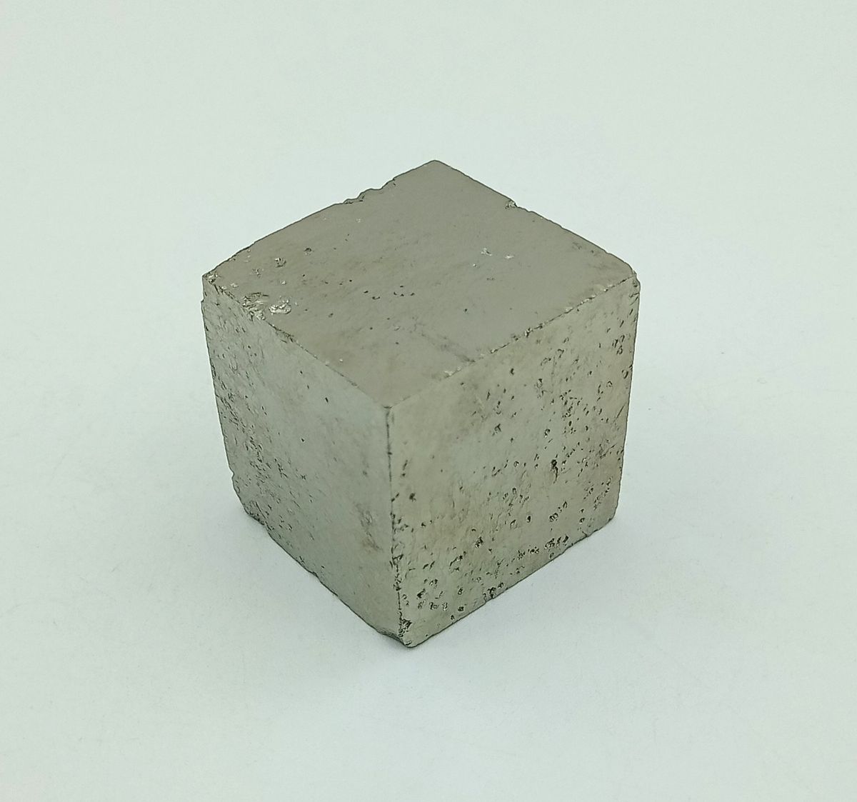 Pirita cubo cristal individual