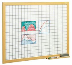 Pizarra cuadriculada blanca con marco de madera