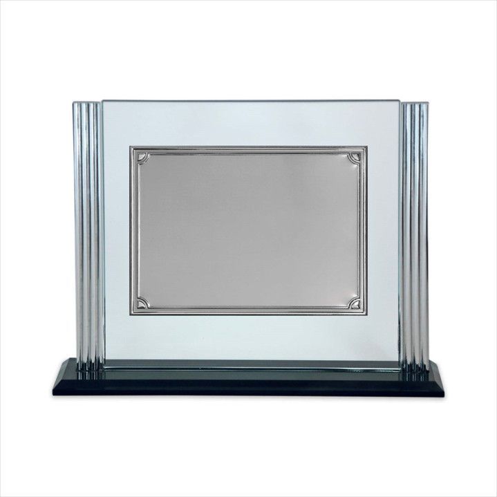 Placa Homenaje Cristal-Aluminio 24x20cm P-2258/3C Bordes Laterales Adornados C/Base Negra