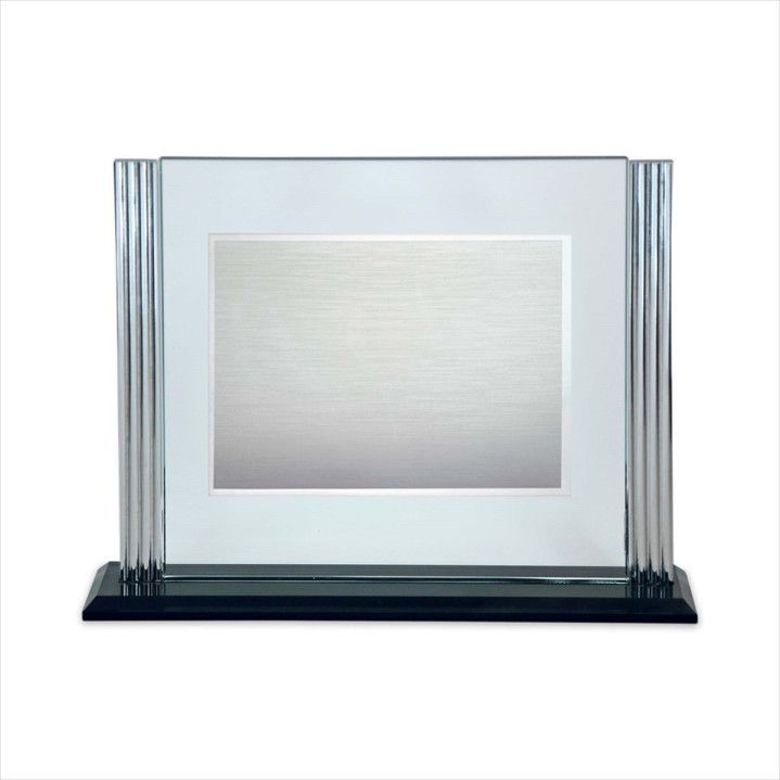 Placa Homenaje Cristal-Aluminio 26x22cm P-2263/2C Bordes Laterales Adornados C/Pie