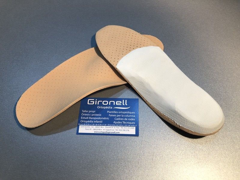 Plantillas de EVA,etilvinilacatato, personalizadas a su medida con estudio de la pisada y la marcha.