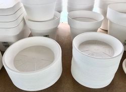 Plato plástico redondo Medea para maceta Mitu Pac