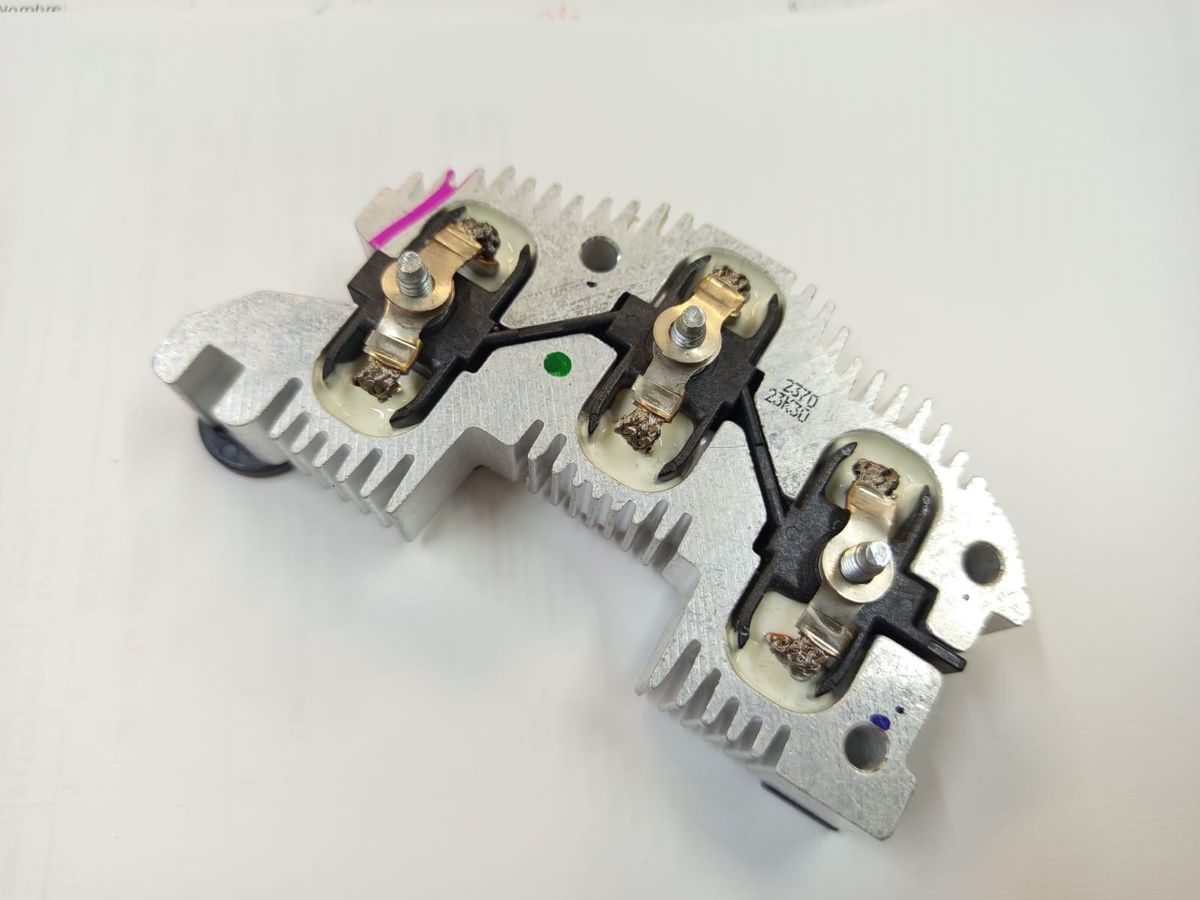 Puente rectificador aislado alternador Delco Remy 10512370