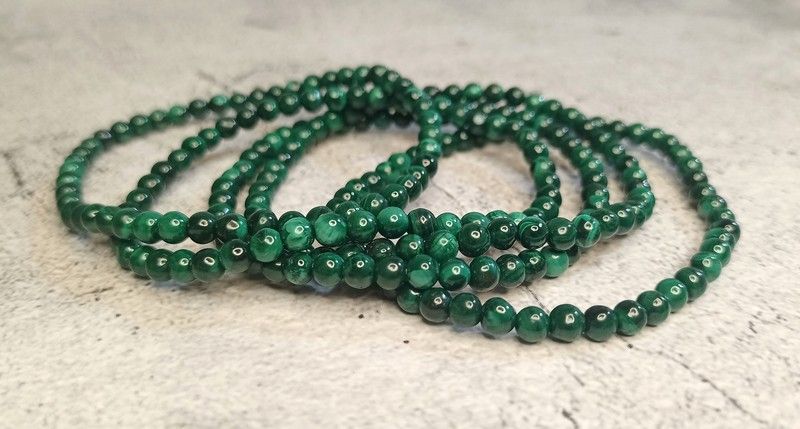 Pulsera Malaquita en bola de 4 mm