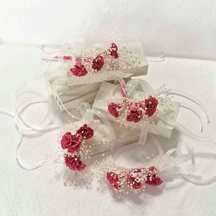 Pulseras con Tres Claveles de Colores