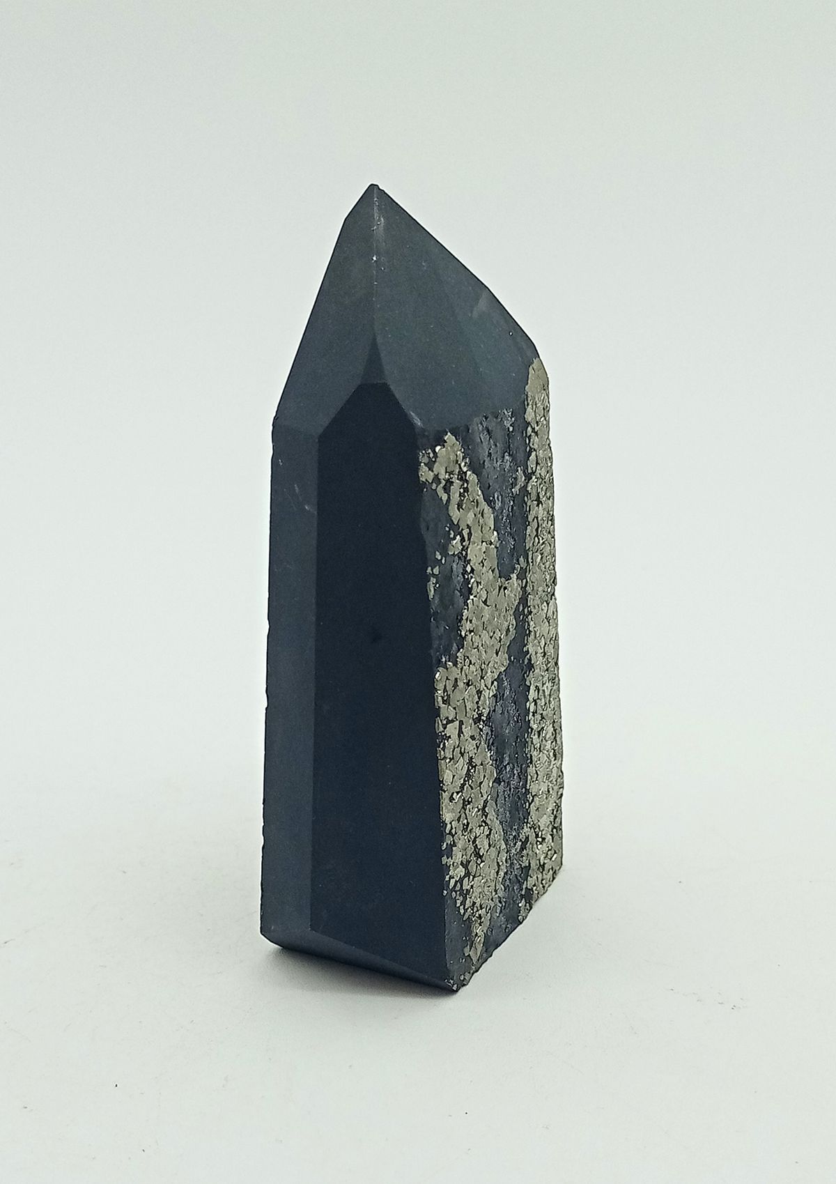 Punta de Shungita con Pirita