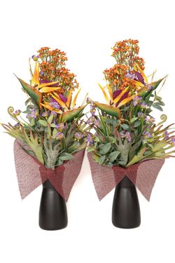 Ramo de flores para cementerio con estilo tropical