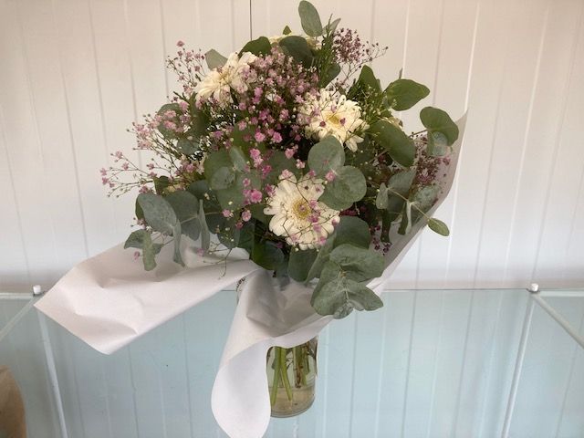 RAMO SILVESTRE DE GERBERA BLANCA