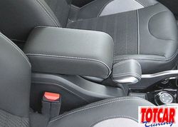 Reposabrazos Feroli Peugeot 2008 13>19 costura negra