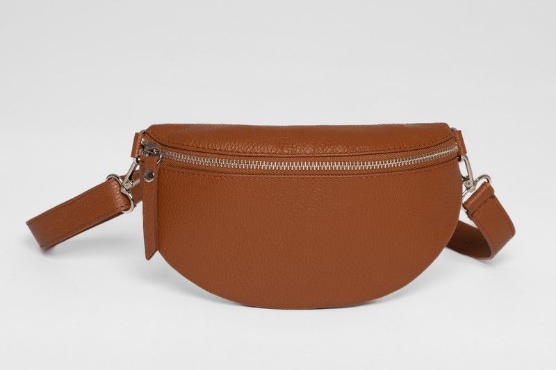 Riñonera de piel en color Marrón modelo 20222C
