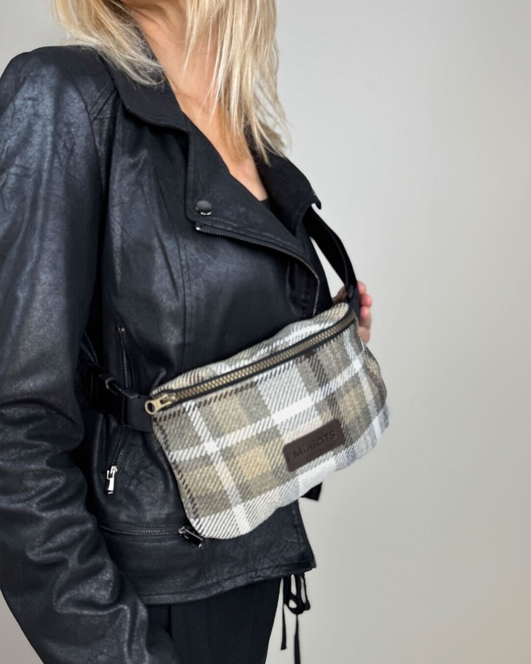 Riñonera pequeña MINIOTS estampada