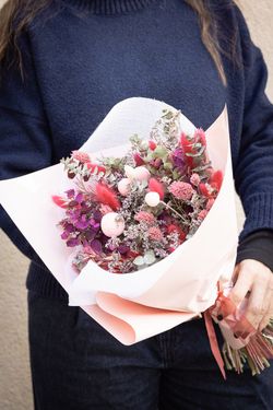Romántico ramo en tonos fucsias y rosados