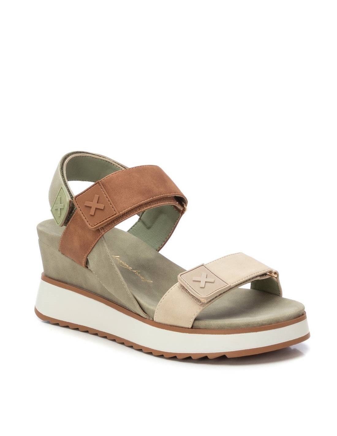 Sandalia con cuña tricolor Xti Kakhi