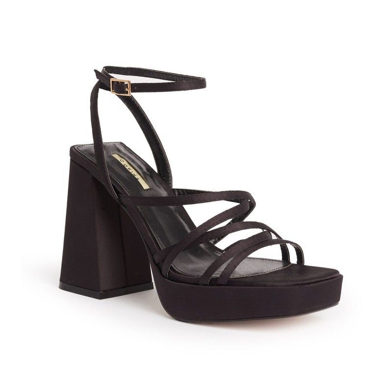 Sandalia Plataforma detalle tiras de color negro