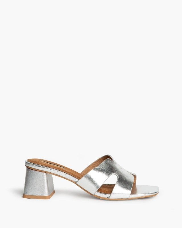 Sandalia Tipo Hermès Plata marca Corina REF M5370