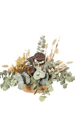 Sereno centro de flores secas y preservadas en tonos naturales