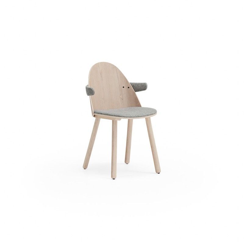 Silla con brazos de madera en color natural claro y gris, 56 x 53,5 x 74,5 cm | Uma