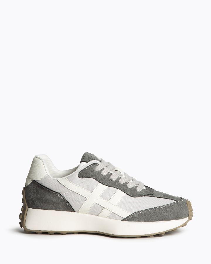 Sneakers Sue Gris Marca Corina REF M5555