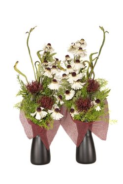 Sofisticado ramo de cementerio con gerberas blancas