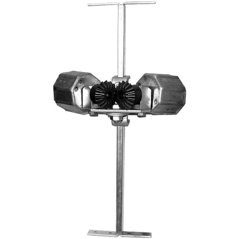 Soporte central graduable en altura / Transmisión con piñones a 90º y conteras eje octog. Ø 60 mm.