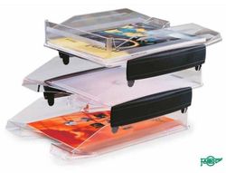 Soporte elevador universal para bandejas.