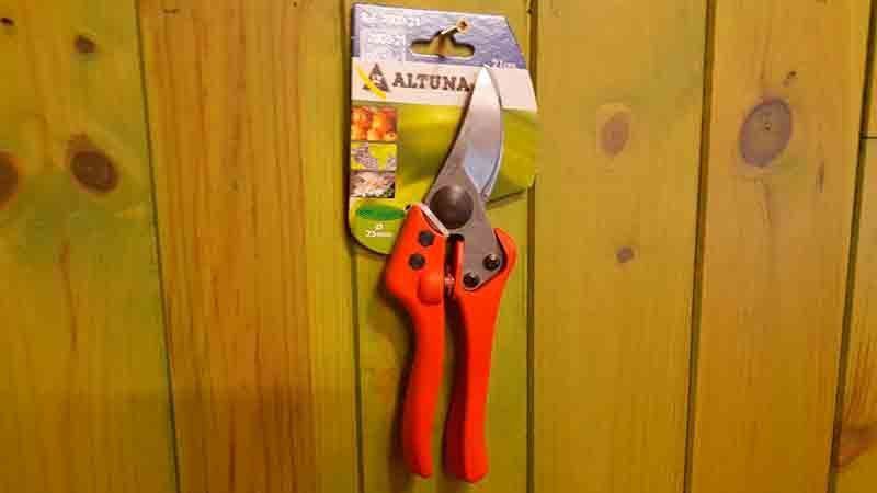 Tijera de podar con mango de fibra