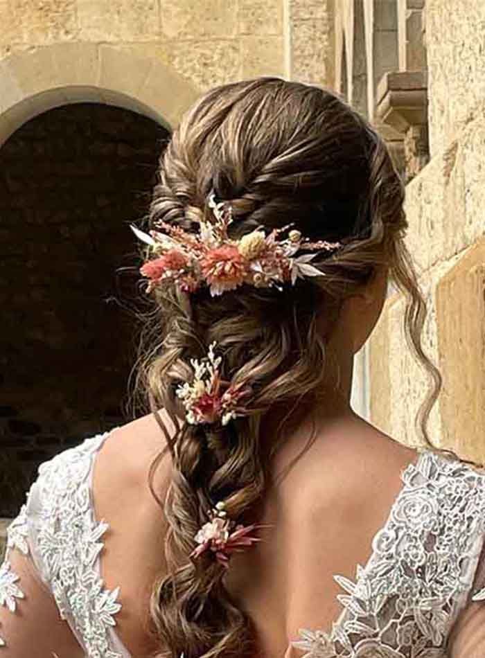 Tocado con peineta cascada boho