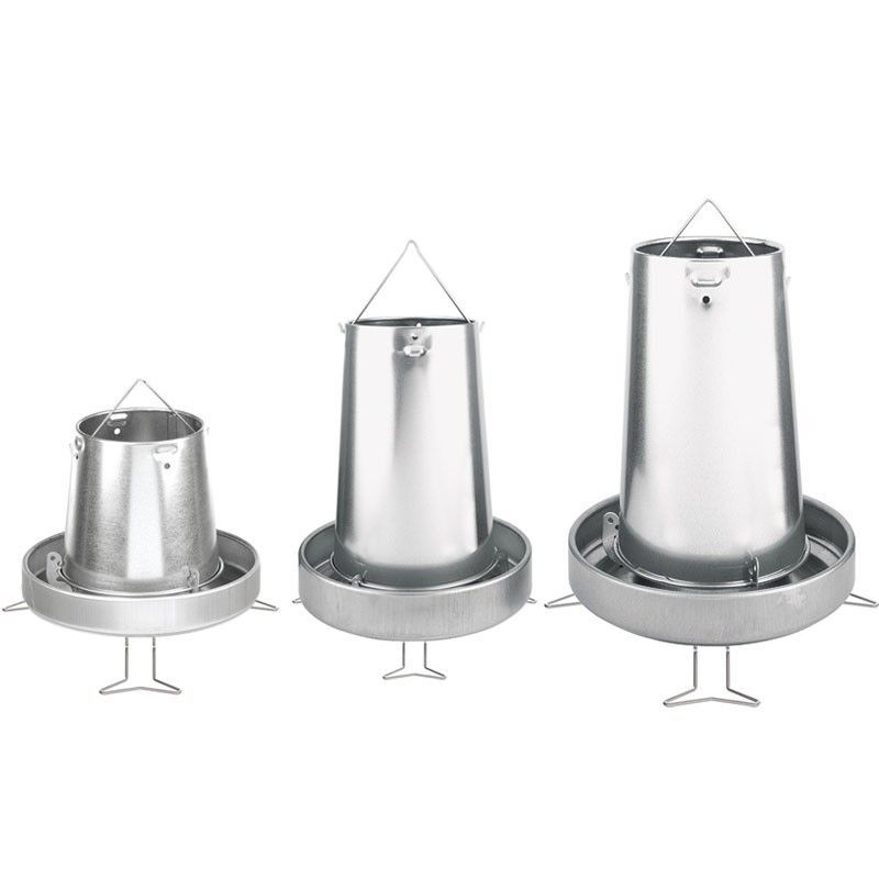 Tolva con patas de metal para gallinas