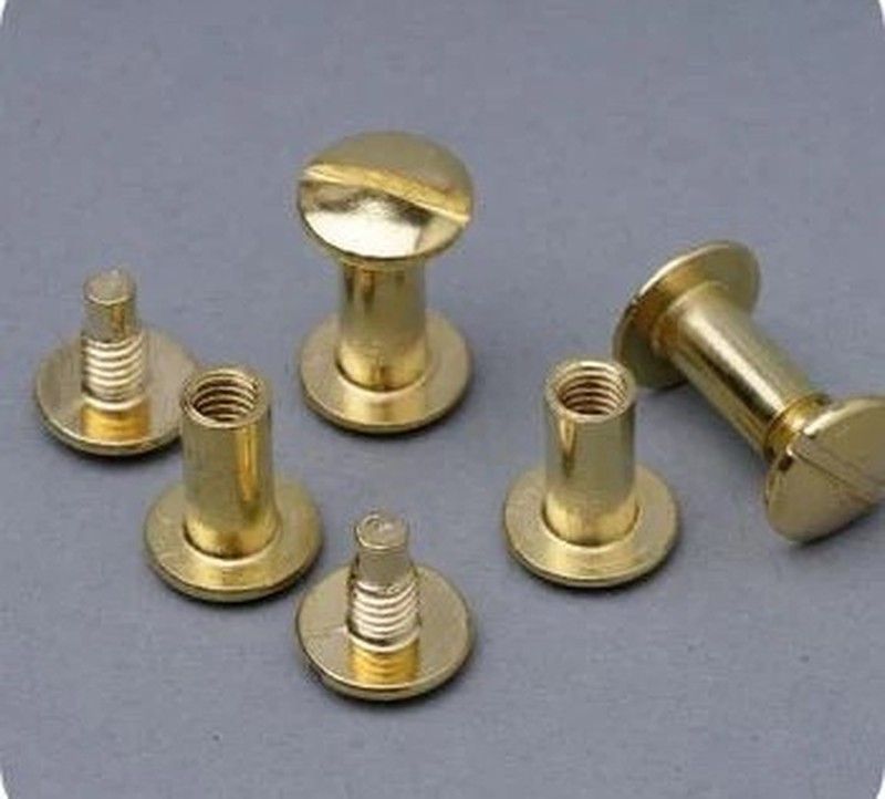 Tornillos encuadernación laton 10 mm. 100 und.