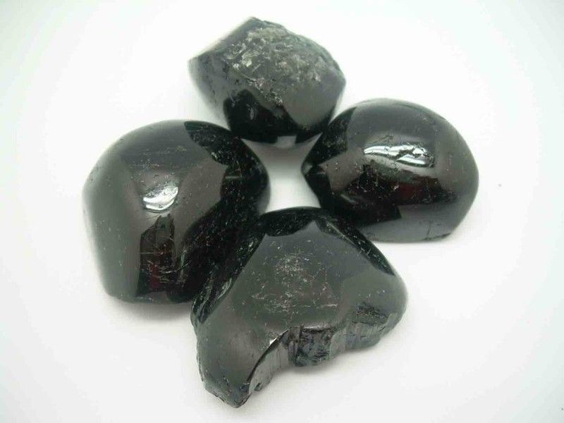 Turmalina chorlo rodada con base