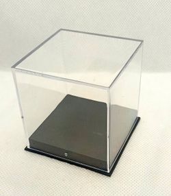 Urna de plástico de 60x60x61 mm base negra pack de 24 u.