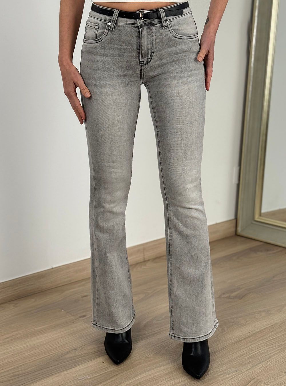 Vaqueros campana gris delavado