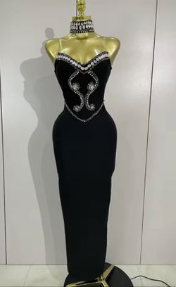 Vestido modelo Alicia negro