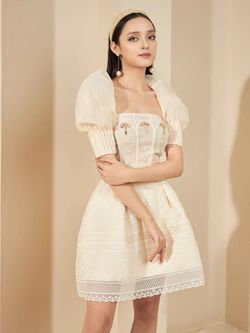 Vestido modelo Porcelana