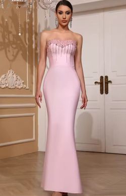 Vestido modelo Rose Dress