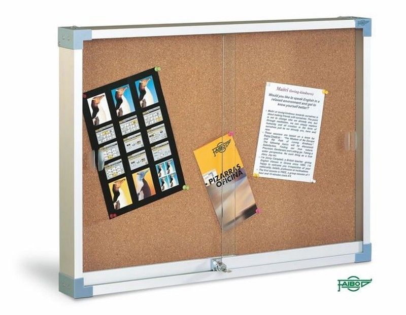 Vitrina de corcho con puertas de cristal
