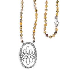 WN245X Collar Amparo  Plata de Palo mujer con rosario facetado y colgante de filigrana en plata con forma oval perfecto para las que buscan un accesorio versátil