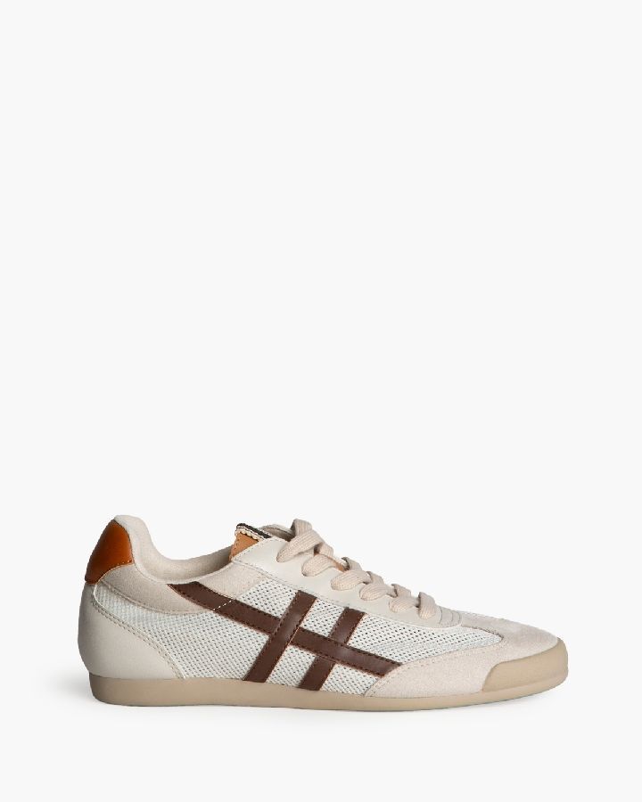 Zapatillas Retro Calada Beige - Cafe marca Corina REF M6035