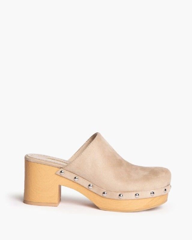 Zueco Alison Cerrado Natural marca Corina REF. M4415