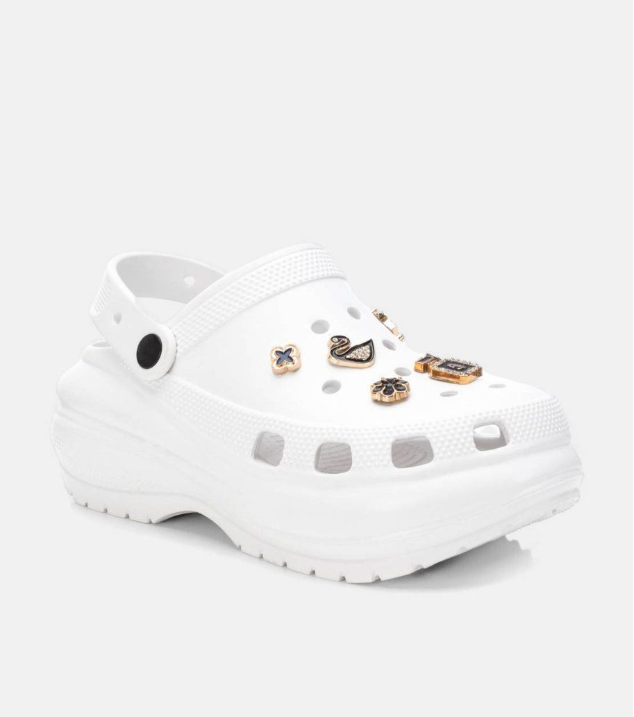 Zueco con plataforma & pins Xti Blanco